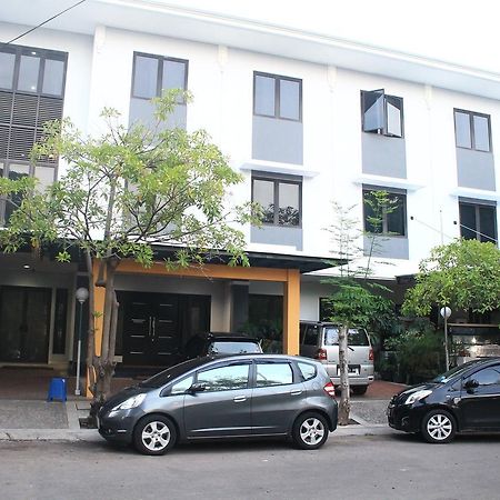 Carica Homestay Sorabaya Extérieur photo